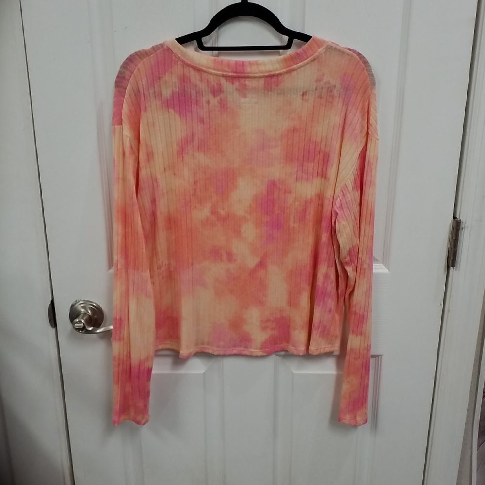 NWT VS Pink Tie Dye V-neck Ribbed Long Sleeve Tee - Picture 6 of 8